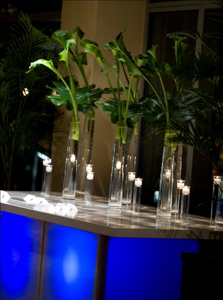 place card table light up green flowers evantine design four seasons hotel