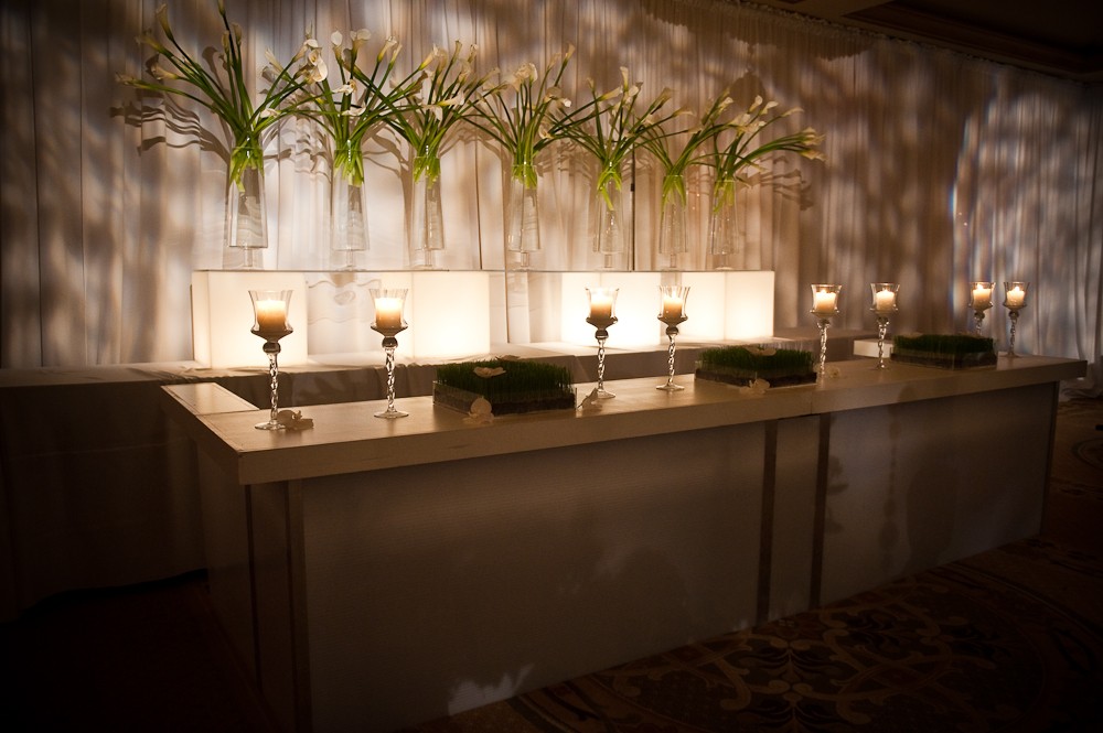 White Bar, Light up Bar, White Parties, Calla Lilies