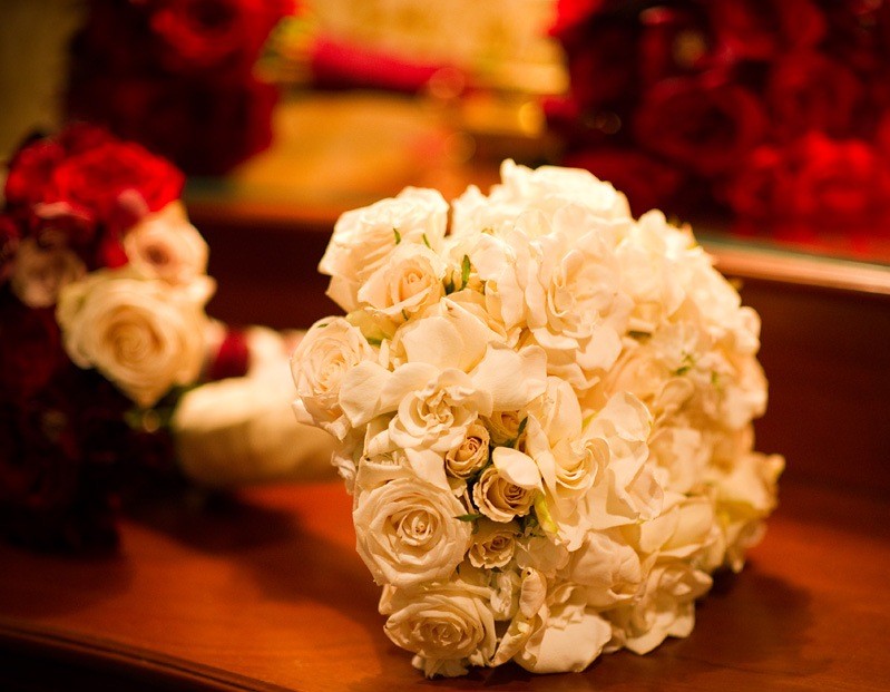 ivory bridal bouquet with gardenias and roses evantine design four seasons hotel philadelphia weddings