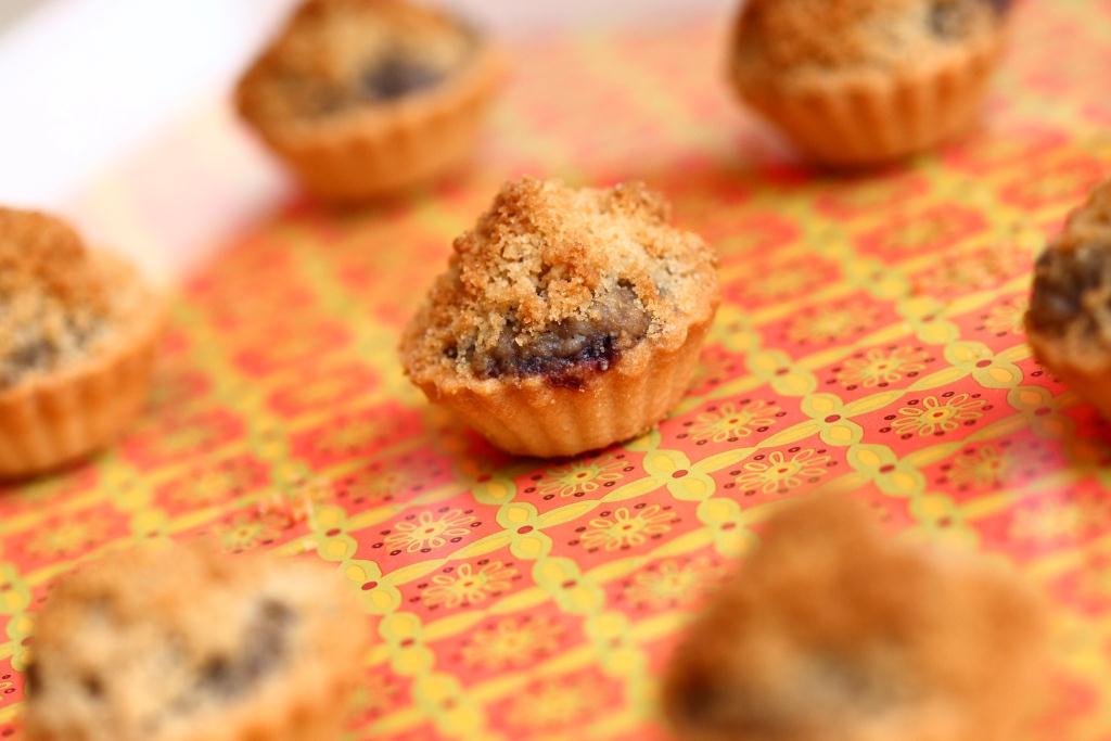 mini summer berry pies miniature desserts for parties peter callahan catering evantine design melissa paul