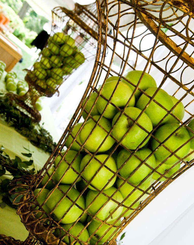 green apples at weddings event design with green apples main line weddings appleford evantine design melissa paul