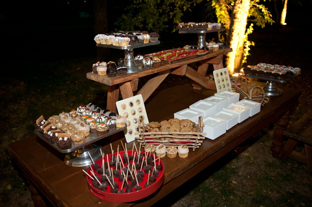 desserts-table-graduation-parties-crumbs-cupcakes-nyc-evantine-design-eventquip