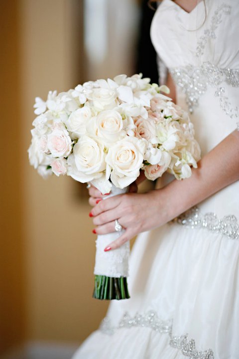 white-bridal-bouquet-roses-orchids-stephanotis-marie-labbancz-evantine-design