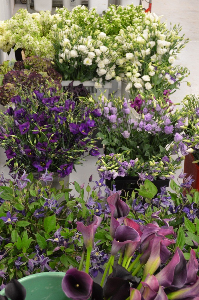 white wedding flowers lavender purple flowers calla lilies clematis lisianthus lilac evantine design