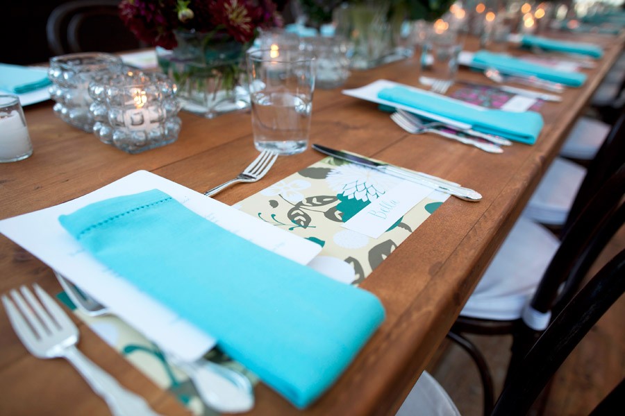 blue linen napkins modern place mats wedding trends