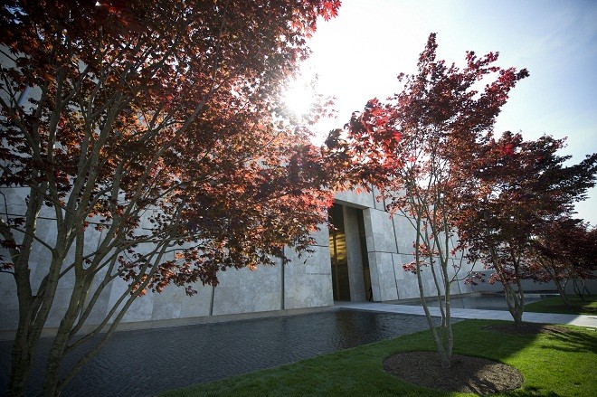 The Barnes Foundation Entrance Philadelphia Museums