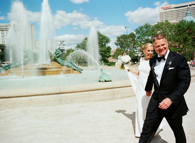 outdoor wedding photos philadelphia center city evantine design liz banfield