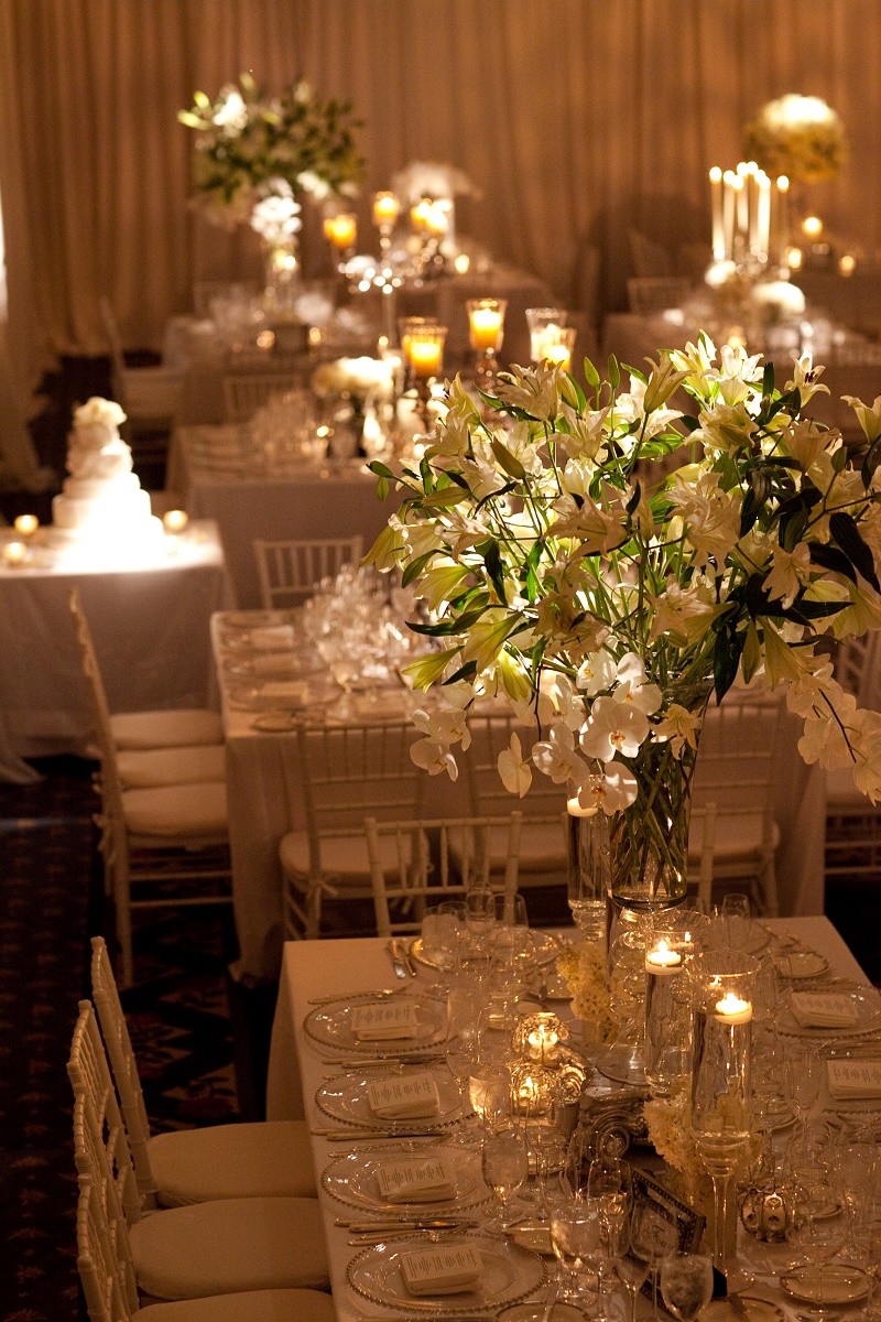 modern white wedding flowers evantine design four seasons hotel philadelphia party planners