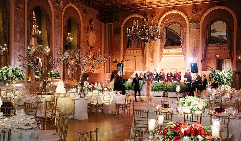 bride and groom dancing alone in ballroom hotel dupont jewish weddings evantine design wedding planners philadelphia