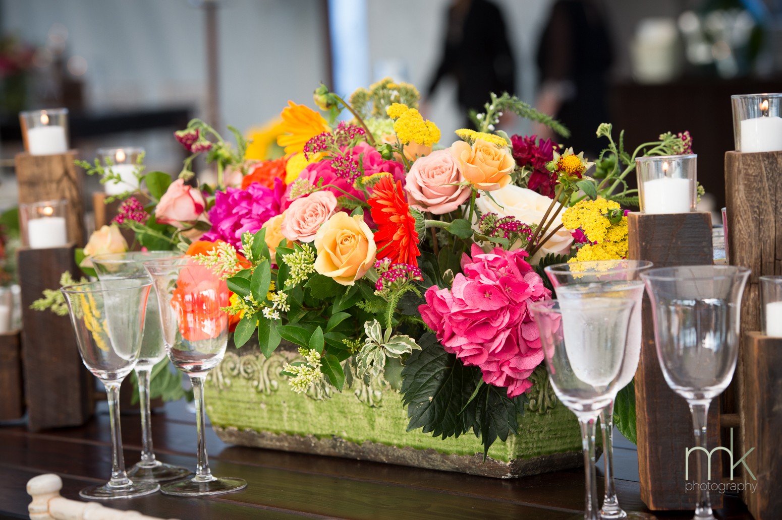 summer floral arrangement outdoor parties maryland party planners evantine design Collier_219