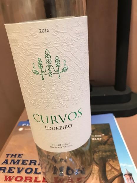 Curvos Loureiro Summer Wines Evantine Design