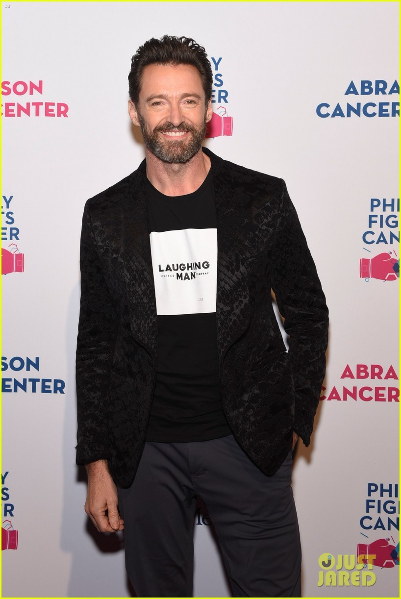 hugh-jackman-shows-his-support-at-philly-fights-cancer-benefit-02